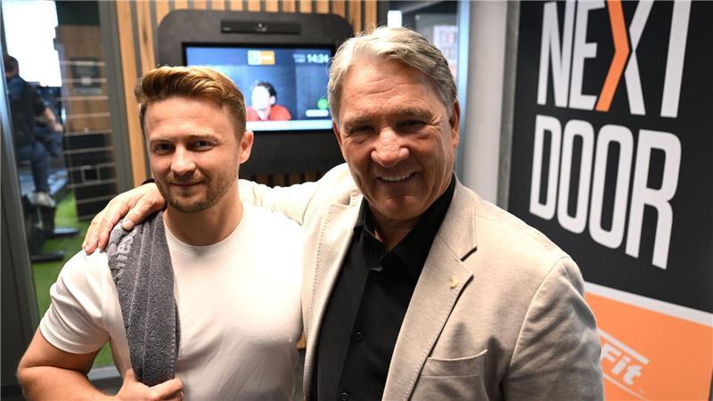 Allein im Fitnessstudio: „Smart Gyms“ sind im Trend Next-Door-Chef Frank Böhme (mit Sohn Pascal Böhme) ist vom Erfolg seiner personallosen Studios überzeugt.