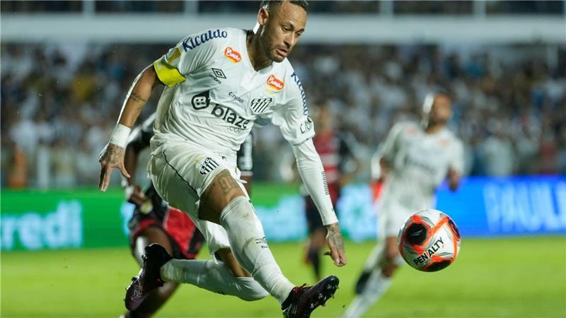 Neymar am Ball für den FC Santos.