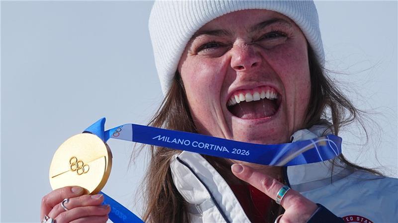 „Nicht damit springen“: Breezy Johnson gab nach ihrem Malheur einen Tipp für den Umgang mit den Olympia-Medaillen. (Archivbild)