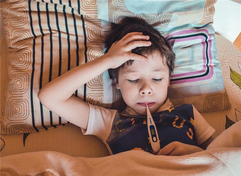 Nicht immer ist die Notaufnahme für kranke oder verletzte Kinder die richtige Anlaufstelle. Foto: Pixabay/Victoria_Regen