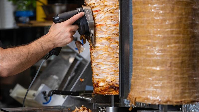 Döner wurde seinem Namen nicht gerecht - Strafe für Imbiss Nicht jedes Fleisch darf in einen Döner Kebab. (Symbolbild)