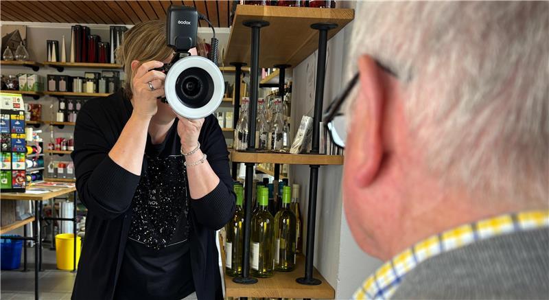 Preiskampf: Passbild-Regelung setzt Fotografen im Kreis Stade unter Druck Nicht lächeln, bitte! Auch für digitale Passfotos gelten weiterhin strenge Regeln.