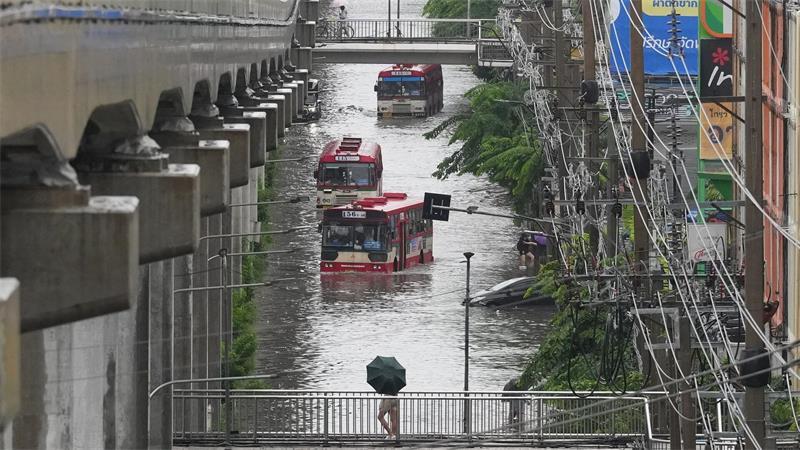 Hochwasser in Bangkok beeinträchtigt Luftverkehr Nicht nur Bangkok, sondern auch andere Landesteile sind betroffen.