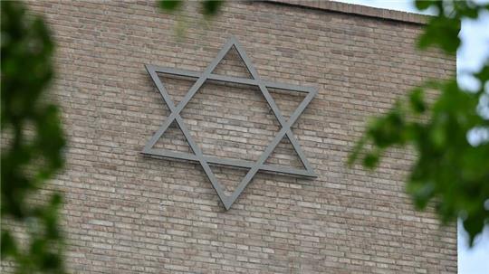 Nicht nur sichtbare jüdische Symbole und Synagogen sind in Deutschland Ziele antisemitischer Straftaten. (Archivbild)