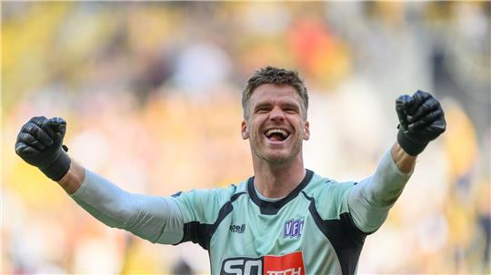 Nicht zu stoppen: Der VfL Osnabrück und sein Torwart Lukas Jonsson. (Archivbild)