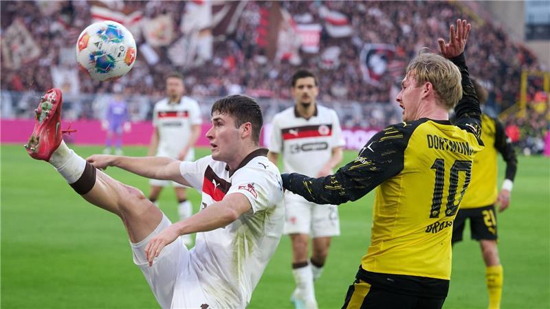 Nichts für Ästheten: Der BVB besiegt den FC St. Pauli.