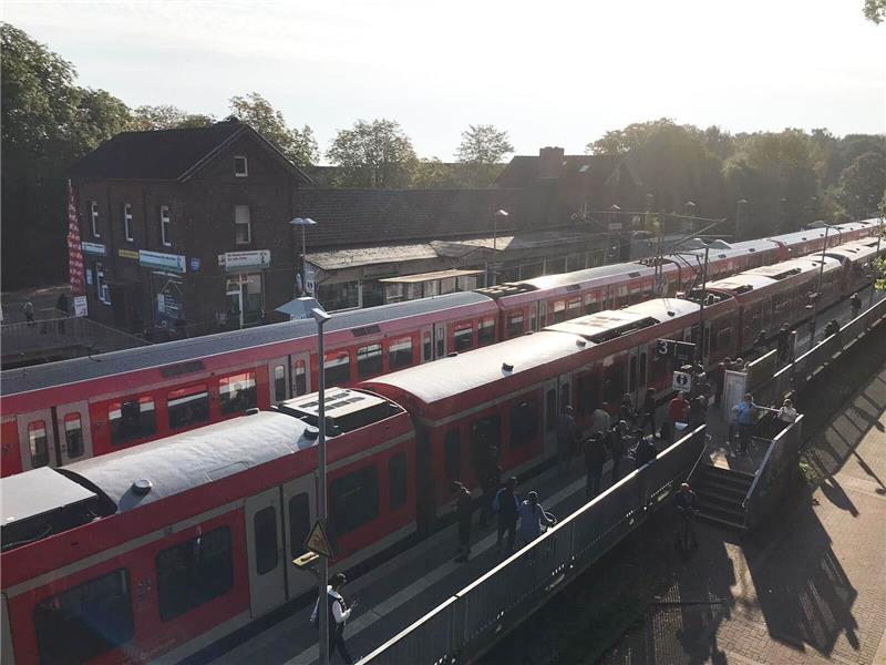 Signalstörung zwischen Buxtehude und Stade behoben: S3 und Start-Züge fahren wieder Nichts geht mehr am S-Bahnhof Horneburg. Foto: Vonderbank