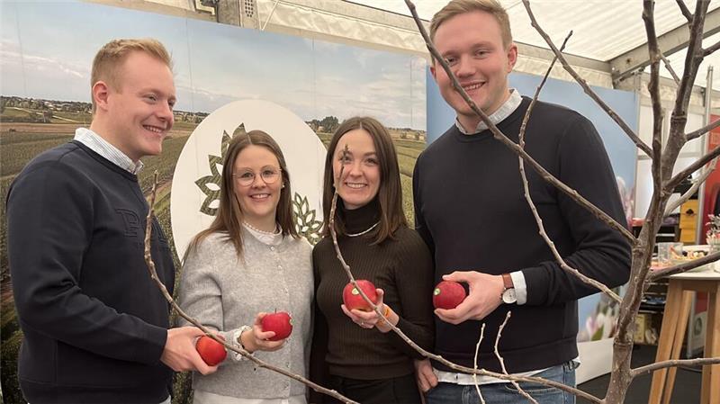 Darum werden diese Apfelsorten streng bewacht Nick, Emma, Denise und Philip Köpcke werben für die neue Apfelsorte GoodnessMe - ausgestattet mit der Doppel-Gen-Resistenz.
