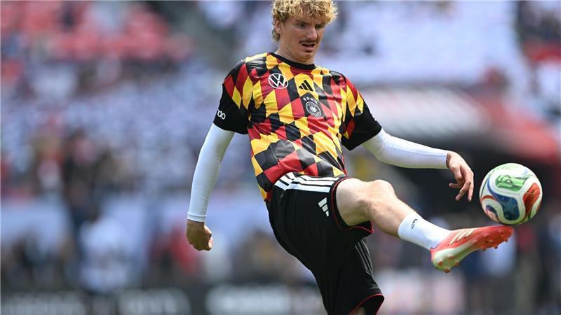 Der Undav-Luxus: Warum er starten muss oder WM-Joker bleibt Nick Woltemade durfte sich bislang nur aufwärmen bei den WM-Spielen. Er würde gerne mal Joker-Rolle von Deniz Undav übernehmen. (Archivbild)