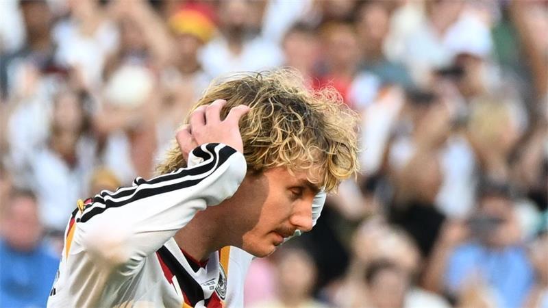 Nick Woltemade nach seinem verschossenen Elfmeter gegen Paraguay.