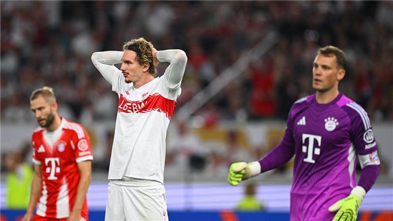 Bayern gewinnen Supercup - VfB schließt Akte Woltemade Nick Woltemade scheiterte in Hälfte eins an Manuel Neuer (r).