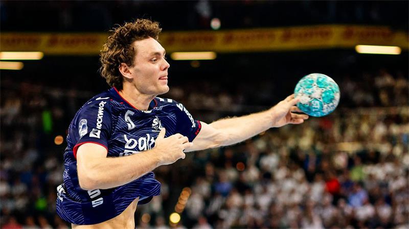 Niclas Kirkelökke freut sich mit Flensburg über den Heimsieg. (Archivbild)