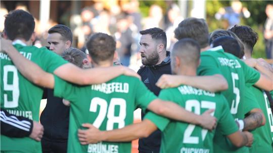 Nico Matern bei einer Ansprache. Nach seinen ersten zwei Jahren als Trainer sucht er die nächste Herausforderung.