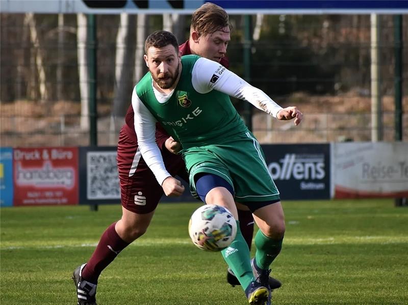 Heeslinger SC auf Talfahrt – trotz Großeinkäufen Nico Matern im Spiel gegen den Rotenburger SV, das der Heeslinger SC auswärts mit 0:2 verlor. Foto: T. Meyer/FuPa