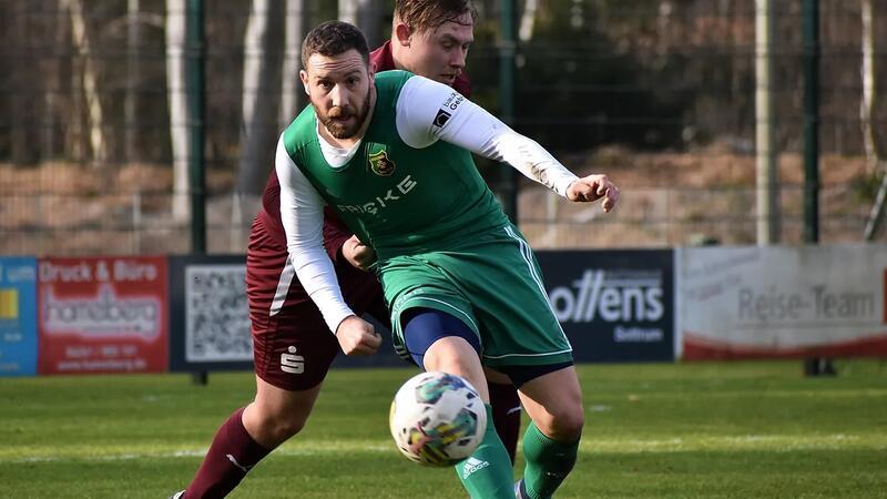 Überraschende Personalie: TuS Harsefeld setzt Neuling auf die Trainerbank Nico Matern steht in der laufenden Saison noch beim Heeslinger SC in der Oberliga unter Vertrag.