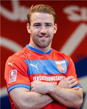 Von der Reith bis Danaci: So richtig und daneben lagen die Bundesliga-Orakel Nico von der Reith (32), Kapitän der SV Drochtersen/Assel und HSV-Fan (Tipp: Platz 16). Er verfolgt die Bundesliga per Live-Ticker oder im Live-TV.