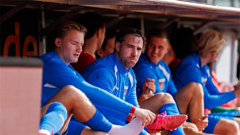 Muss D/A ausgerechnet im Topspiel den Abwehrchef ersetzen? Nico von der Reith (Zweiter von links) spielte zuletzt für die Zweite in der Oberliga.