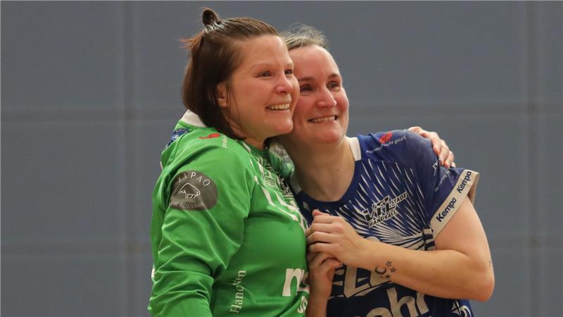 Nicola Augustin (links) und Julia Wichern werden ab der nächsten Saison nicht mehr für die erste Mannschaft spielen.