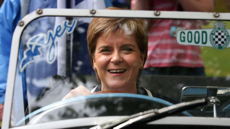 Schottische Ex-Regierungschefin Sturgeon macht Führerschein Nicola Sturgeon hat ihre Komfortzone verlassen.