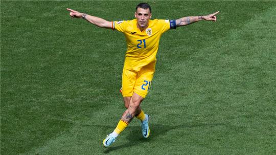 EM, Rumänien - Ukraine, Vorrunde, Gruppe E, 1. Spieltag, München Fußball Arena, Nicolae Stanciu von Rumänien jubelt über das 1:0. 