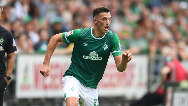 Werder gibt Flopp-Mittelfeldmann an HSV-Rivalen ab Nicolai Rapp in Aktion.