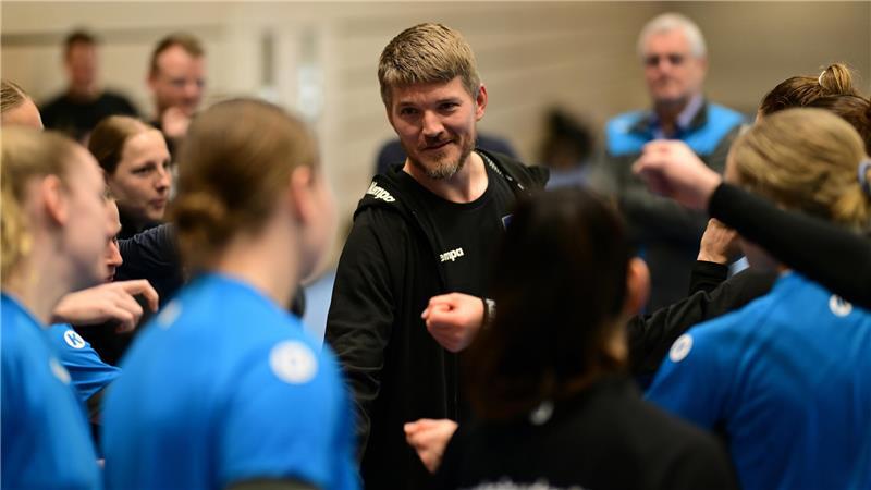 Bestätigt: Andersson neuer BSV-Coach - So lief das erste Training Nicolaj Andersson und die Mannschaft schwören sich auf die gemeinsame Zeit ein.