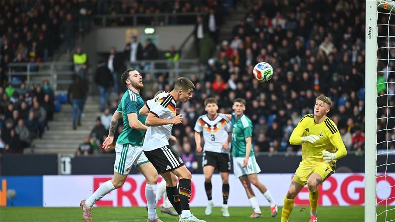 Tresoldi mit Nagelsmann-Bewerbung - „Er hat den Riecher“ Nicolò Tresoldi (m) trifft zum 2:0.