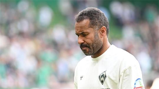 Niederlage für seine Bremer zum Vorbereitungsabschluss: Werder-Trainer Daniel Thioune. (Archivbild)