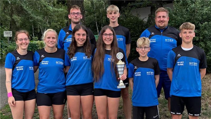 Mit Stader Beteiligung: Niedersachsens U16 gewinnt Faustball-DM Niedersachsen holte den Titel - unter Mithilfe von Faustballern aus dem Kreis Stade.