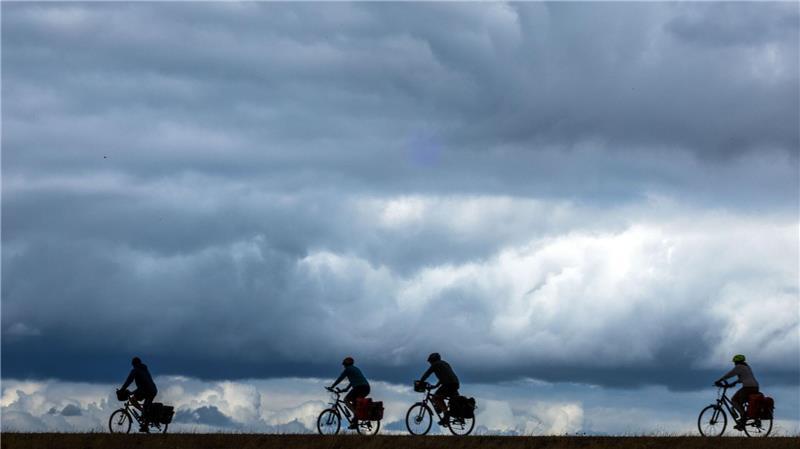 Niedersachsen verfügt über 40 Radfernwege. (Symbolbild)