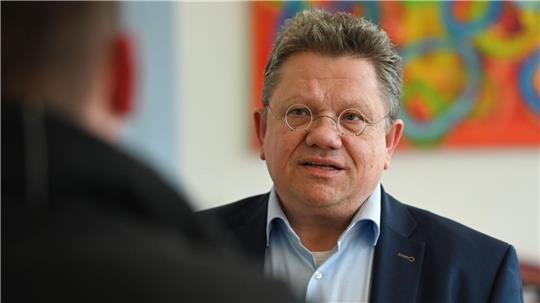 Niedersachsens Gesundheitsminister Andreas Philippi (SPD) ist für eine Zuckerabgabe. (Archivbild)