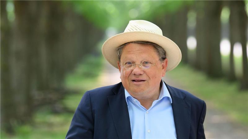 Niedersachsens Gesundheitsminister Philippi (SPD) spricht sich für neue Präventionsmaßnahmen im Kampf gegen übermäßigen Nikotinkonsum aus.