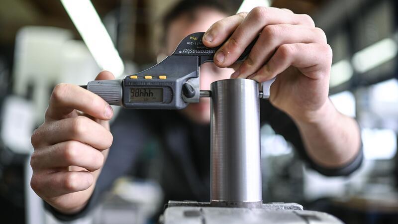 Im Handwerk noch viele offenen Lehrstellen Niedersachsens Handwerker suchen weiter nach Auszubildenden.