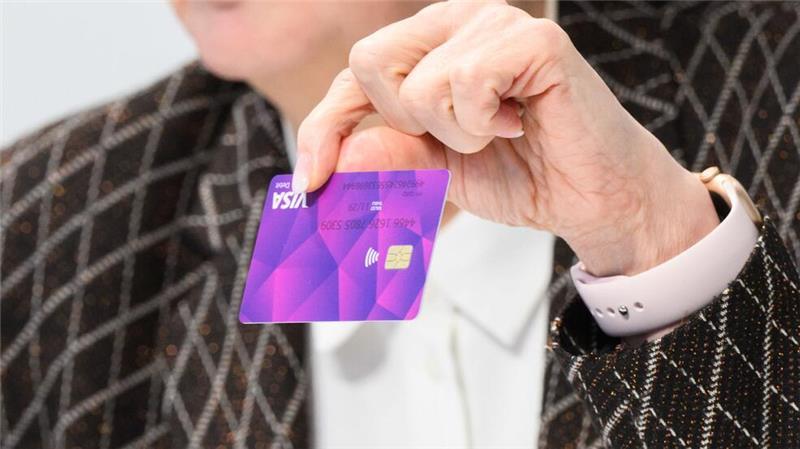 Niedersachsens Innenministerin Daniela Behrens hatte die Bezahlkarte im Dezember vorgestellt. (Archivbild)