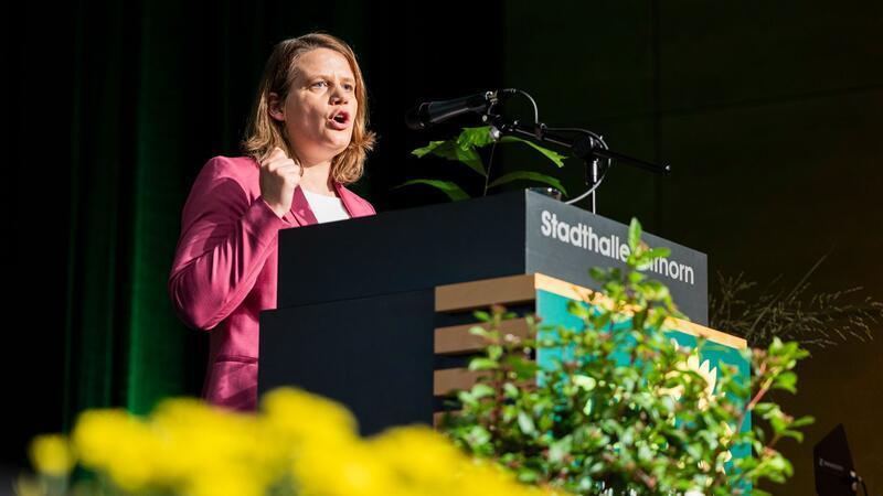 Grüne: Keine VW-Werksschließungen – Ampel soll weiter machen Niedersachsens Kultusministerin Julia Hamburg (Grüne) glaubt an Lösungen für die aktuelle VW-Krise.