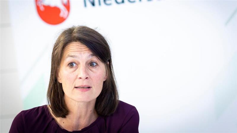 Niedersachsens Landwirtschaftsministerin Miriam Staudte fordert den Bund auf, gemeinsam mit Schaf- und Ziegenhaltern Lösungen zu suchen. (Archivbild)
