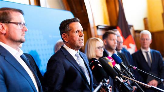 Niedersachsens Ministerpräsident Olaf Lies verlangt Klarheit von Volkswagen.