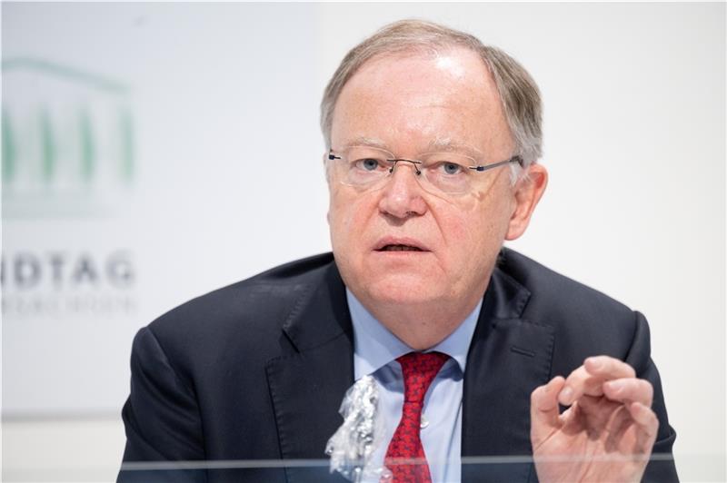 Niedersachsens Ministerpräsident Stephan Weil (SPD): „Gefühlt mache ich jetzt seit zwei Jahren Krisenmanagement.“ Foto: Julian Stratenschulte/dpa