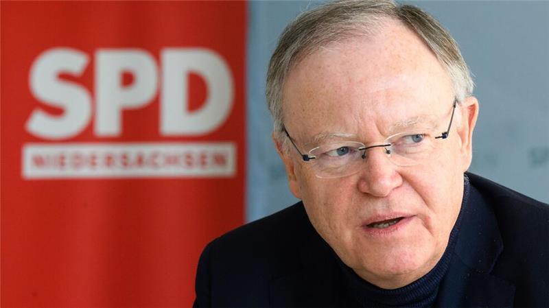 Niedersachsens Ministerpräsident Stephan Weil hat sich zu seiner Zukunft als SPD-Landeschef geäußert. (Archivbild)