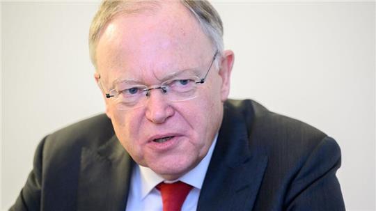 Niedersachsens Ministerpräsident Weil bedauert die Verfassungsbeschwerde von ARD und ZDF.