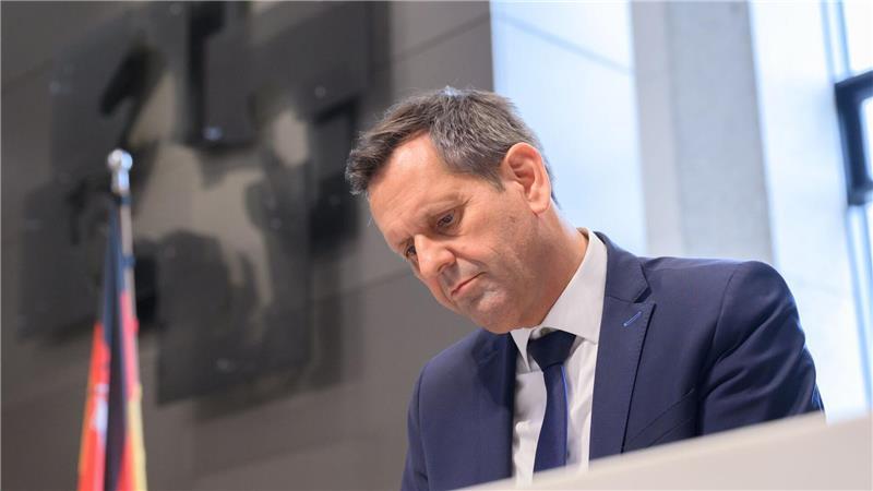Abwärtstrend hält an: Erneut weniger Baugenehmigungen Niedersachsens Regierungschef Lies will mehr bezahlbaren Wohnraum schaffen. (Archivbild)