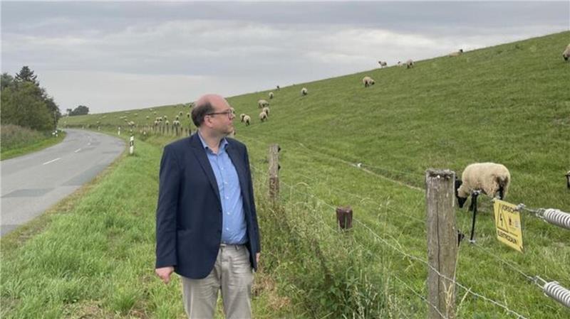Niedersachsens Umweltminister Christian Meyer (Grüne) besuchte vor zwei Jahren den Landkreis Cuxhaven.
