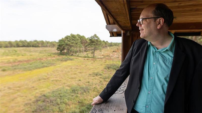 Niedersachsens Umweltminister Christian Meyer (Grüne) will so viele Moorflächen wie möglich renaturieren lassen. (Archivbild)