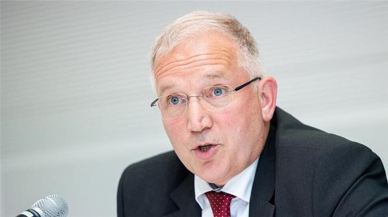 Verfassungsschutz soll mehr Mittel zur Überwachung bekommen Niedersachsens Verfassungsschutzpräsident Dirk Pejril sieht seine Behörde nach der Gesetzesänderung gestärkt. (Archivbild)