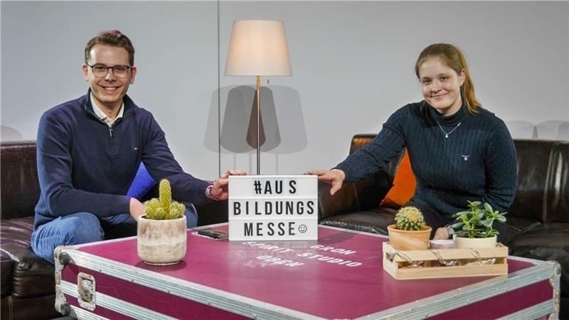Niels Kohlhaase und Marieluise Eble eröffnen die Messe im Studio per Live-Stream . Foto: JU/Stadtjugendring