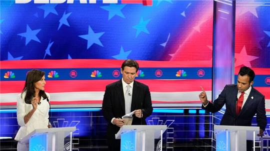 Nikki Haley (l-r), Ron DeSantis und Vivek Ramaswamy sind Präsidentschaftsanwärter.