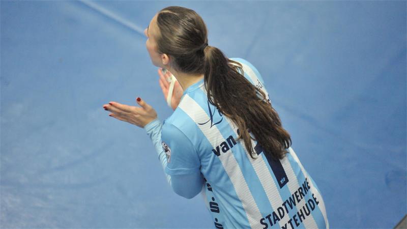 Fasolds Befreiungsschlag: Ein Schritt auf dem Weg zu Olympia in L.A. Nikki van der Vorst hütete das BSV-Tor in der ersten Halbezeit.