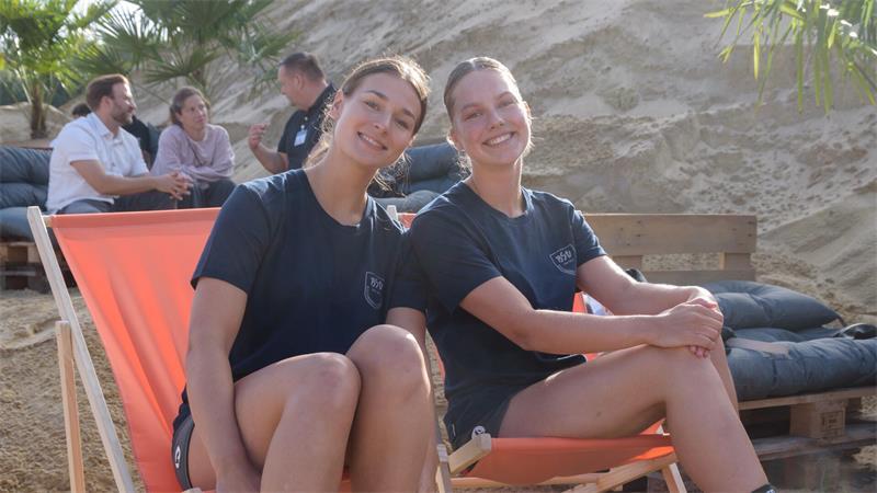 Nikki van der Vorst (links) und Fleur Schouten kennen sich bereits aus der renommierten Handball-Akademie Papendal in den Niederlanden.