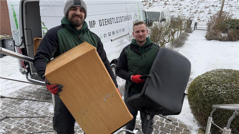 Niklas Pontow (links) und Meik Mroz haben alle Hände voll zu tun.