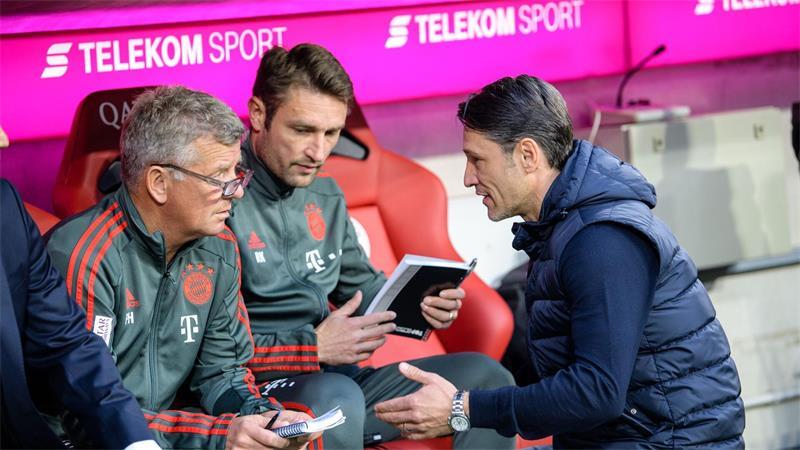 Sport am Wochenende: Bayern feiern in Tracht, Zverev jubelt Niko Kovac (r) trauert um Trainer-Legende Peter Hermann (l). (Archivfoto)